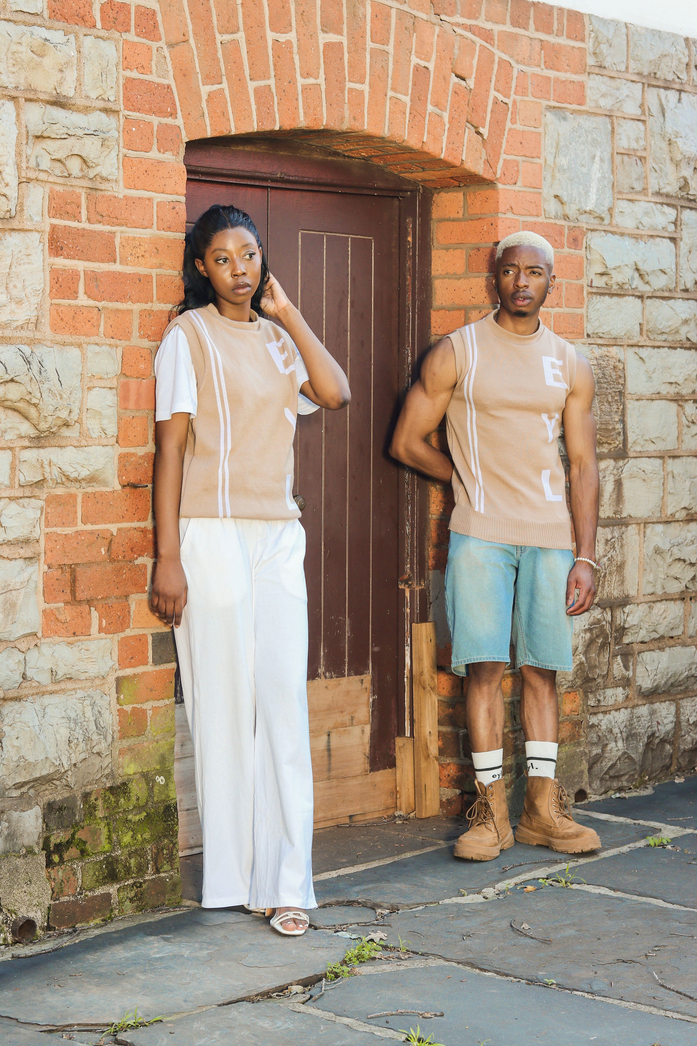 UKUVUSELELA PREMIUM KNITTED PULL OVER.