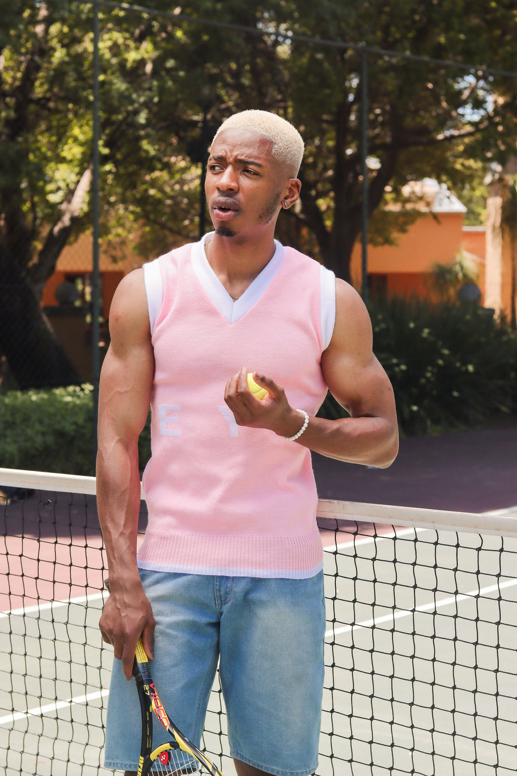 UKUVUSELELA PREMIUM KNITTED PULL OVER.