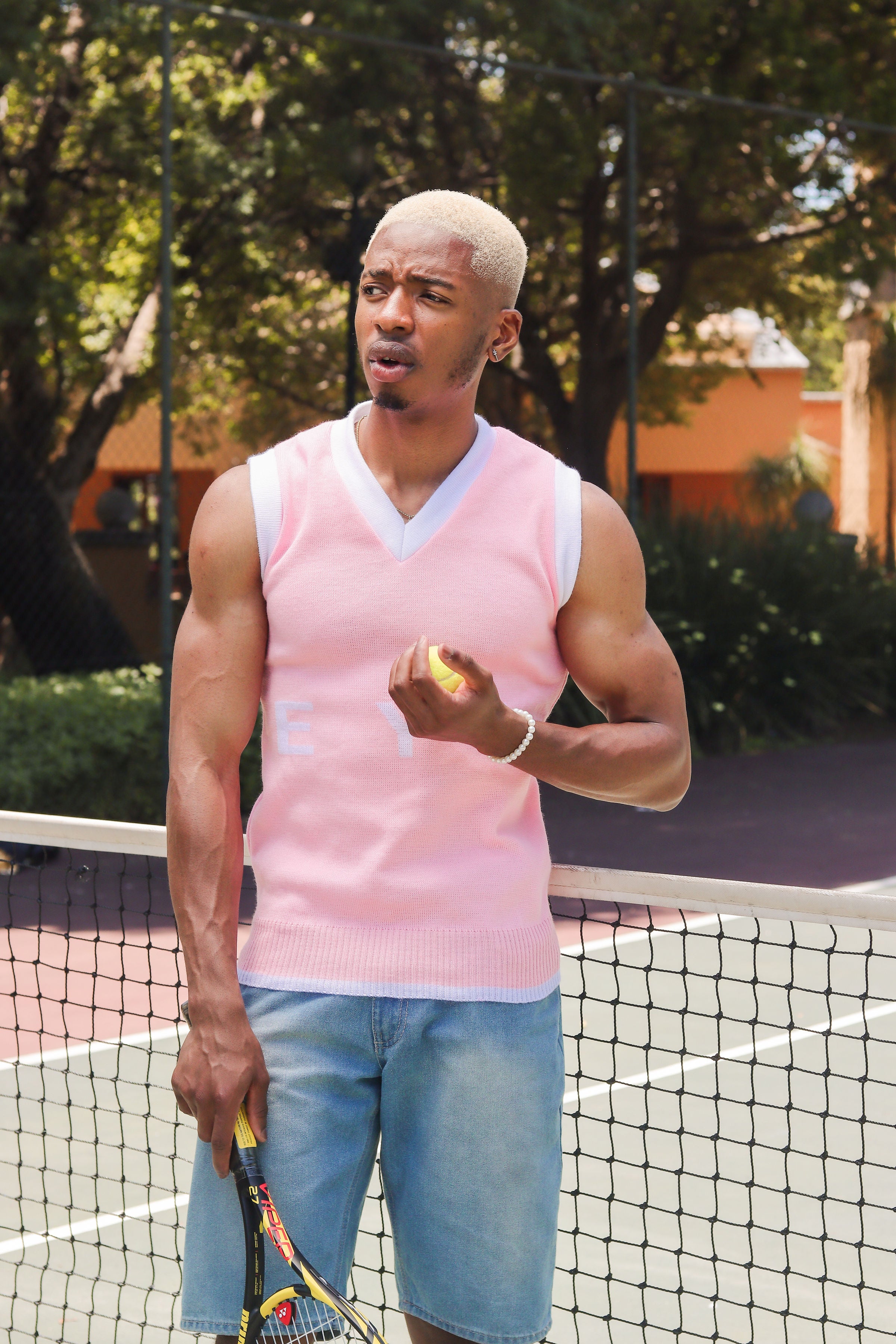 UKUVUSELELA PREMIUM KNITTED PULL OVER.